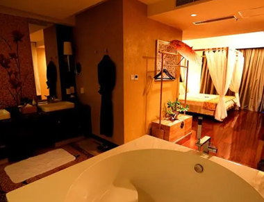 深圳罗湖养生会所的黄昏恋：当爱情遇上八十岁